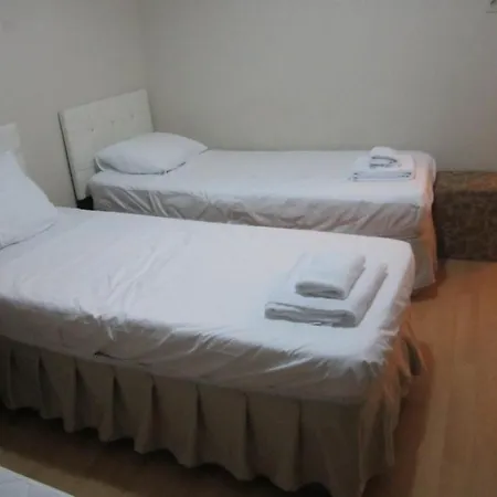 アパートホテル Taksim 3*